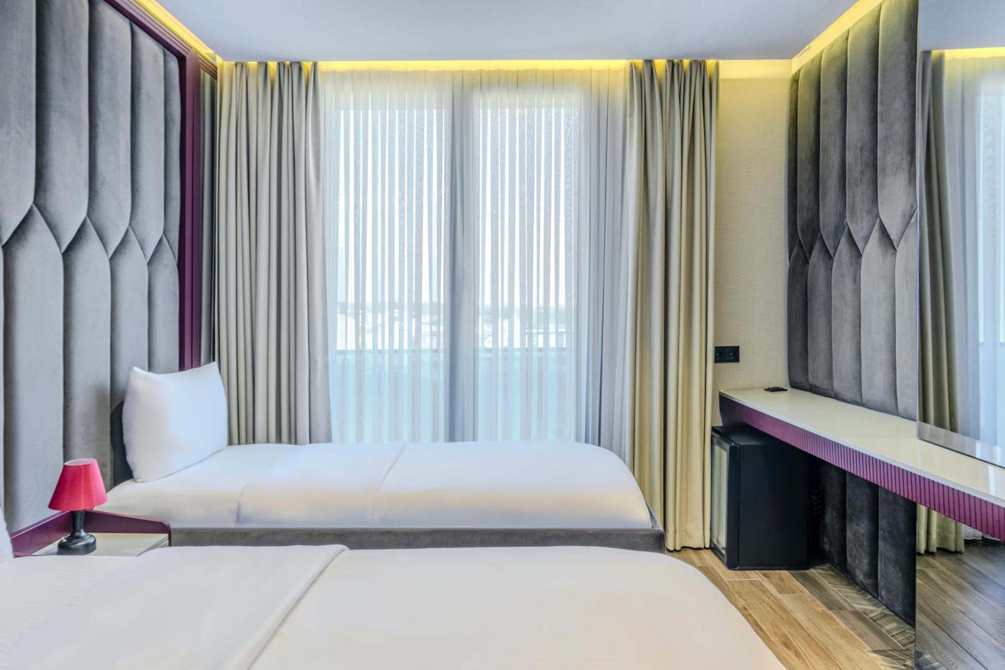 Heaven Premium Hotel Restaurant & Airport Shuttle Arnavutkoy ภายนอก รูปภาพ